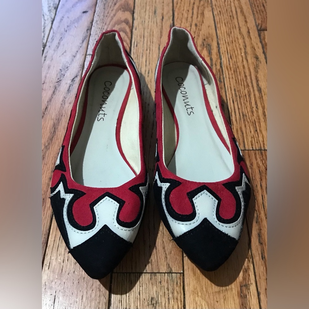 Coconuts by Matisse Women's Red and Black Flats